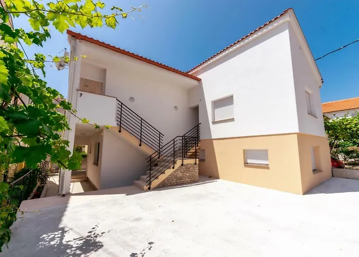 Privat Luka Гостевой дом 4*